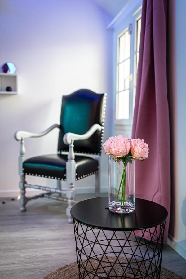Suite L'Echappee - Maison Romantique - Spa & Sauna Privatif- Pole Dance - Lit Rond Avec Miroir Au Plafond Pezarches Exteriör bild