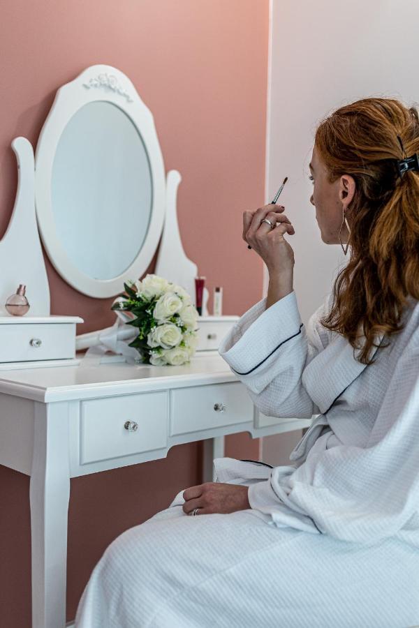 Suite L'Echappee - Maison Romantique - Spa & Sauna Privatif- Pole Dance - Lit Rond Avec Miroir Au Plafond Pezarches Exteriör bild