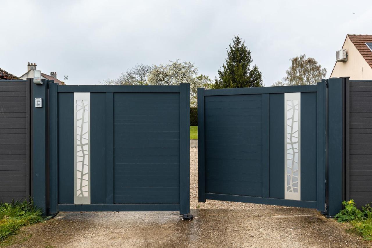 Suite L'Echappee - Maison Romantique - Spa & Sauna Privatif- Pole Dance - Lit Rond Avec Miroir Au Plafond Pezarches Exteriör bild